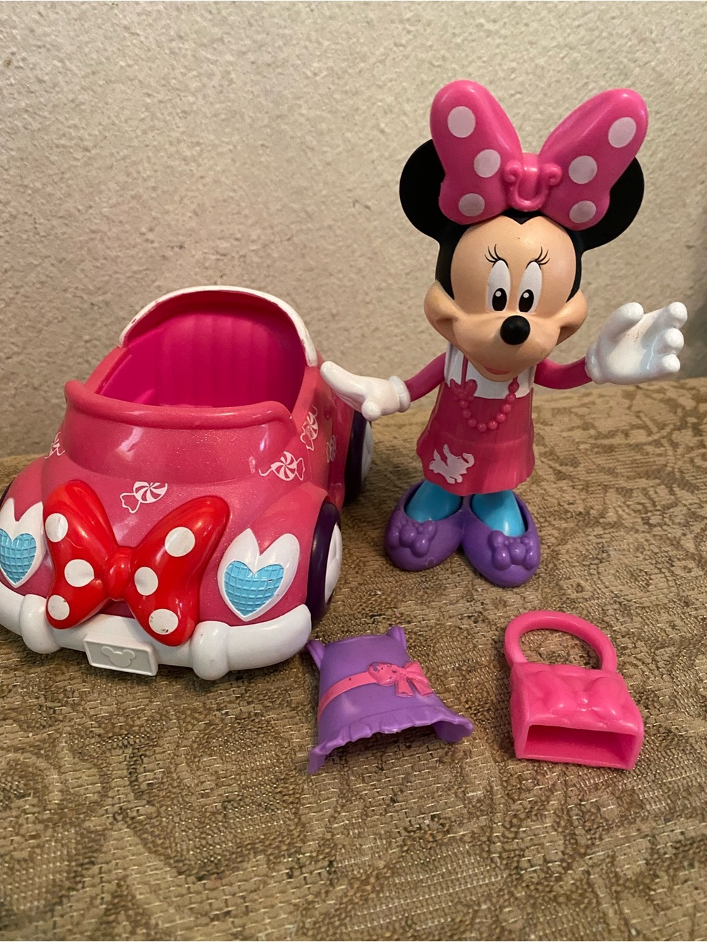 Disney Minnie Mouse Pink & Purple Car Boutique Playset with Accessories